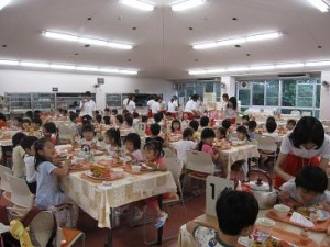 夕食のようす