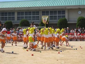 年中組　保育所4歳児　たまいれ